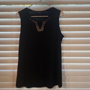 Black Sleeveless Top‎ with Gold and Silver Accents M

95% Polyester 
5% Spandex